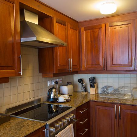 Sea Cliff Court Hotel & Luxury Apartments Дар-ес-Салам Екстер'єр фото