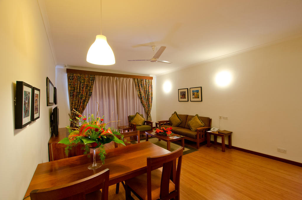 Sea Cliff Court Hotel & Luxury Apartments Дар-ес-Салам Номер фото