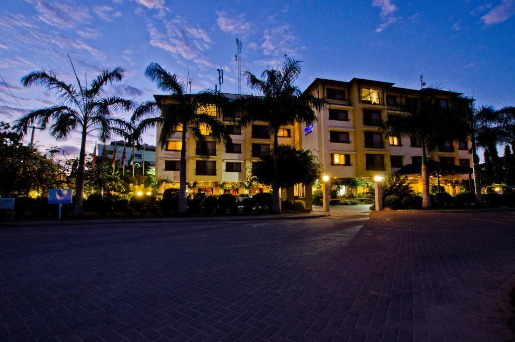 Sea Cliff Court Hotel & Luxury Apartments Дар-ес-Салам Екстер'єр фото