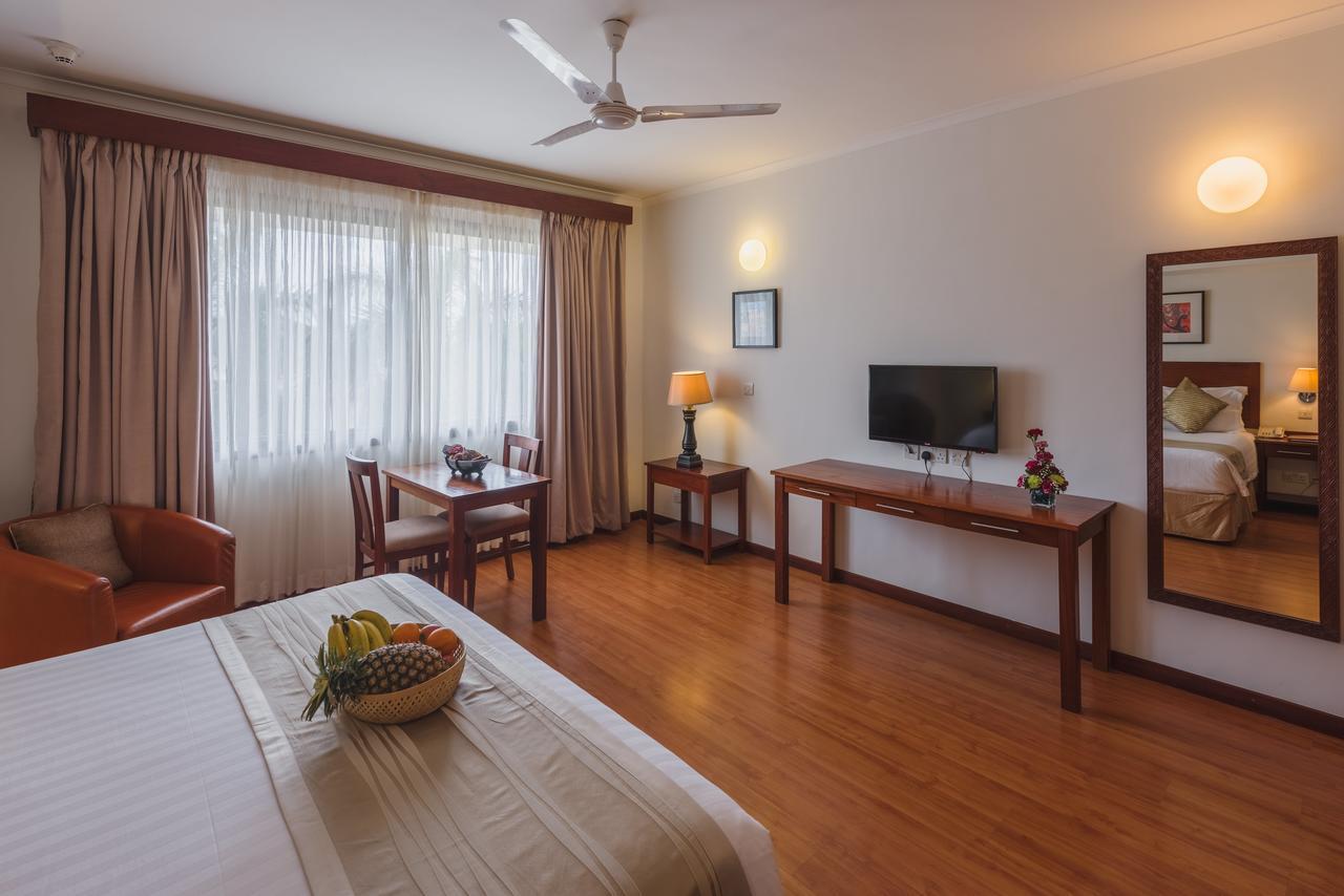 Sea Cliff Court Hotel & Luxury Apartments Дар-ес-Салам Екстер'єр фото