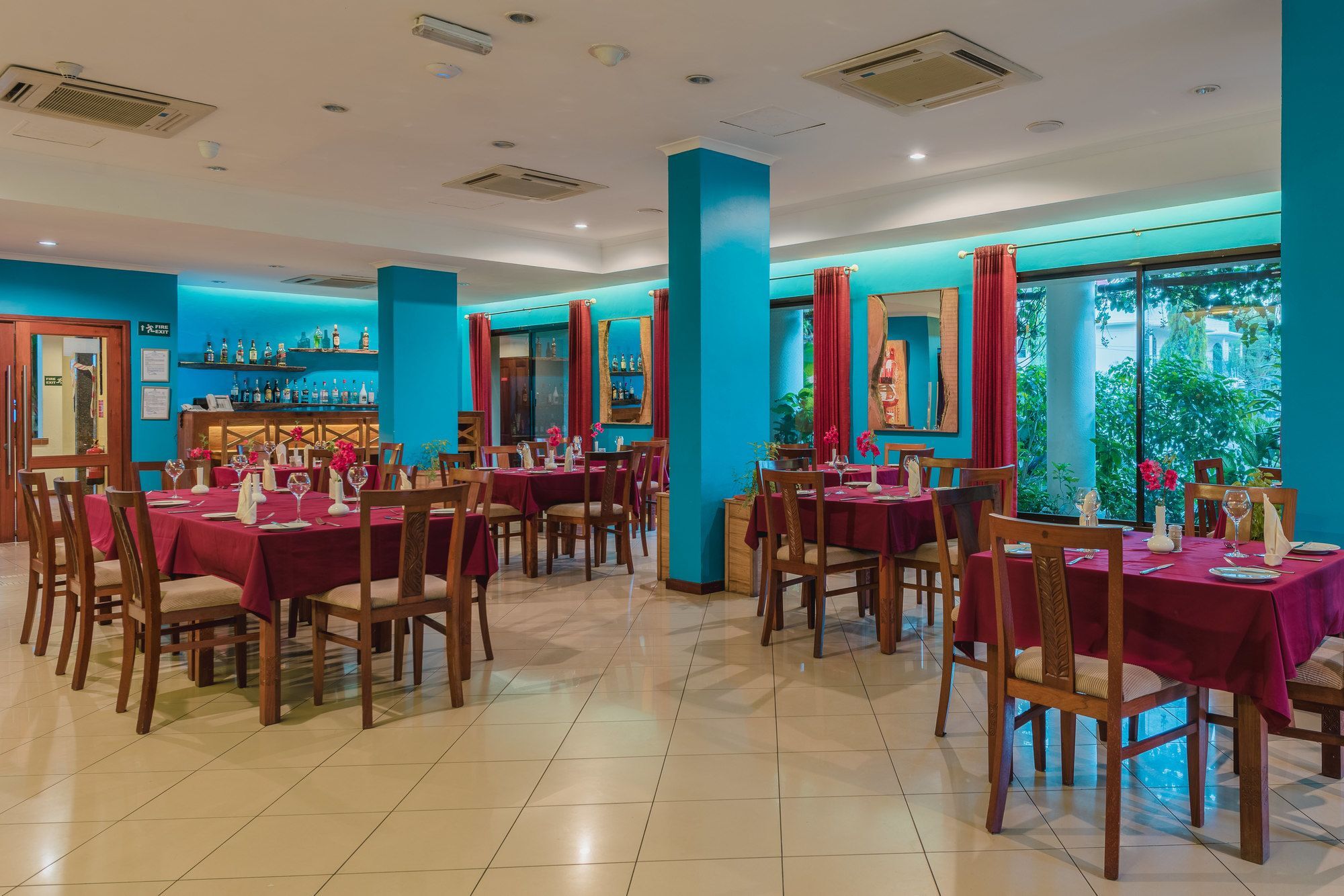 Sea Cliff Court Hotel & Luxury Apartments Дар-ес-Салам Екстер'єр фото