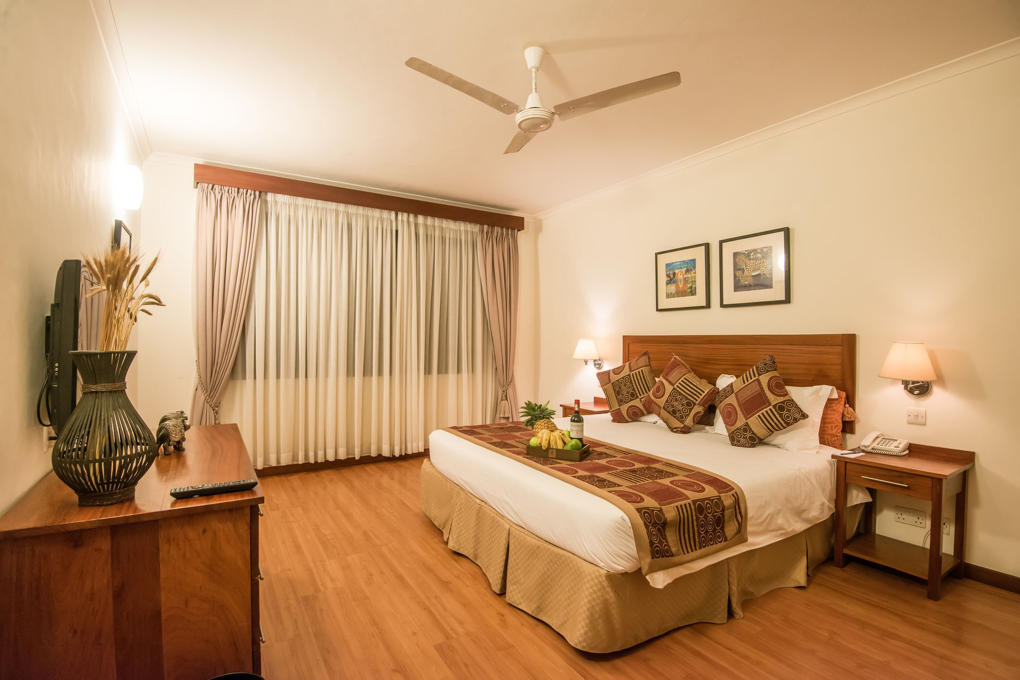 Sea Cliff Court Hotel & Luxury Apartments Дар-ес-Салам Екстер'єр фото