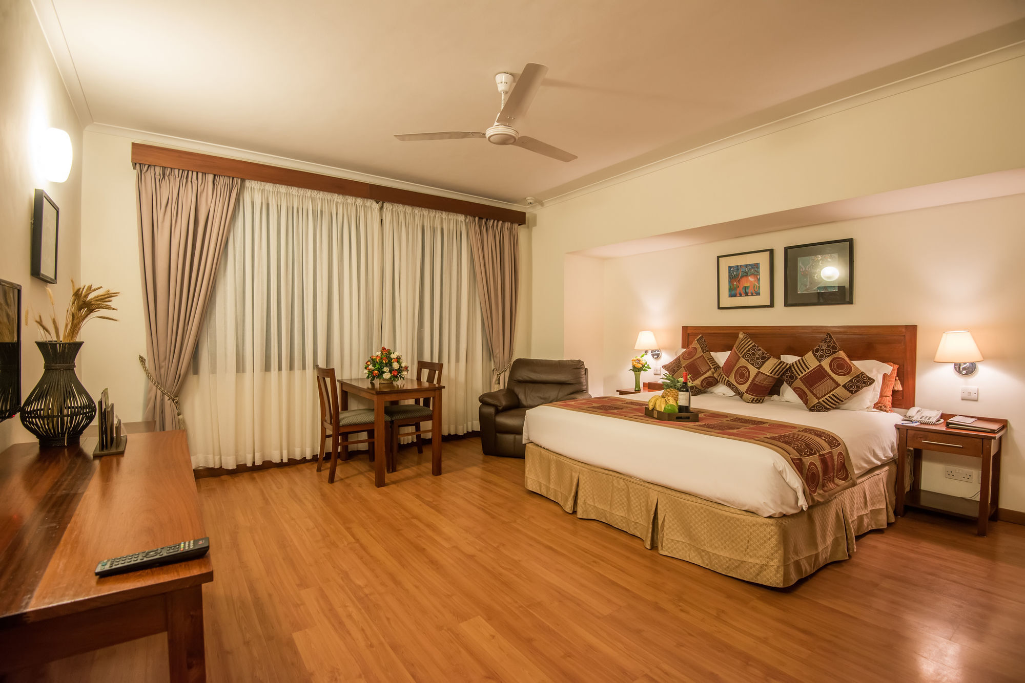 Sea Cliff Court Hotel & Luxury Apartments Дар-ес-Салам Екстер'єр фото